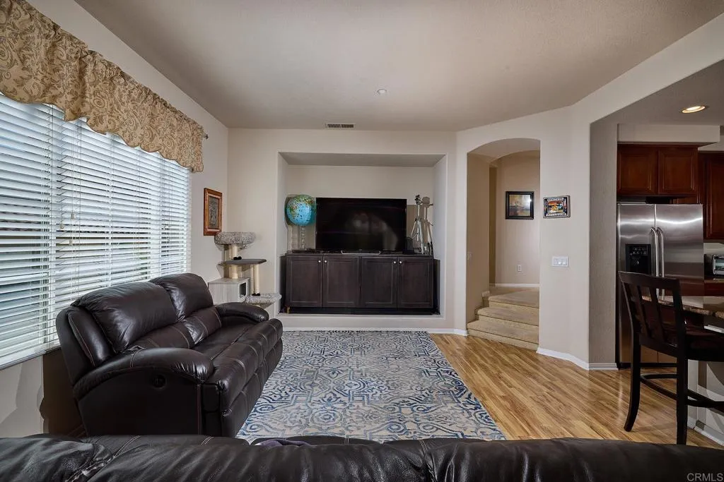 https://cdn.realtyfeed.com/cdn/127/306528364/f136eb7e7135d51aae5d12abbb60fb18.webp