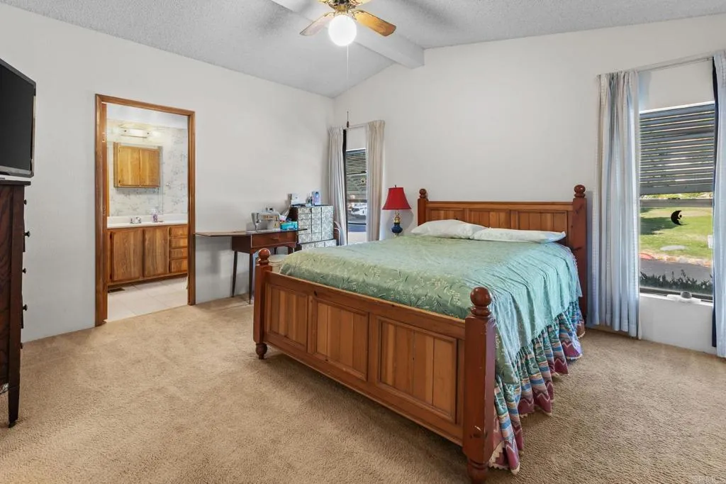 https://cdn.realtyfeed.com/cdn/127/306528402/10d2d46c1393f96efa5ea2c142b53bfd.webp
