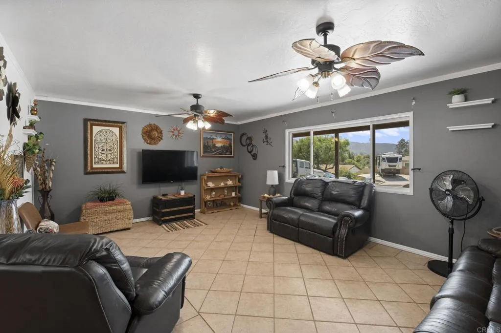 https://cdn.realtyfeed.com/cdn/127/306528406/08534aea791a8967477f7bf74602184f.webp