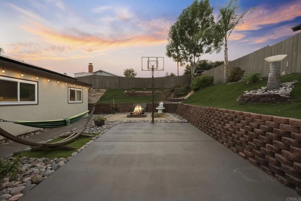 https://cdn.realtyfeed.com/cdn/127/306528406/2da966fa95fd66cafa92a0d2c27074ea.webp