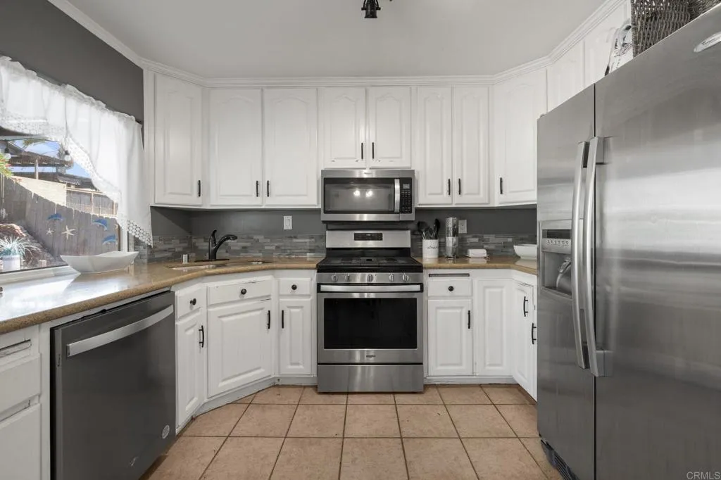 https://cdn.realtyfeed.com/cdn/127/306528406/3524a92a6b95ed08e68cc5facd97efd9.webp
