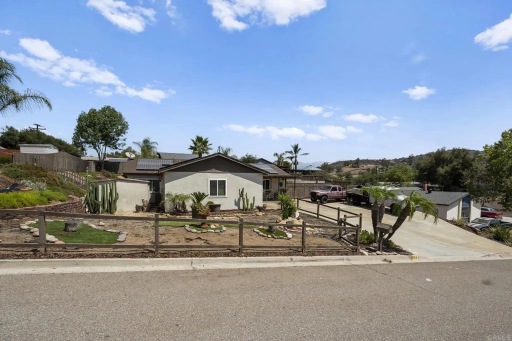 https://cdn.realtyfeed.com/cdn/127/306528406/5af8175b647f1113b976840ba98abe74.webp