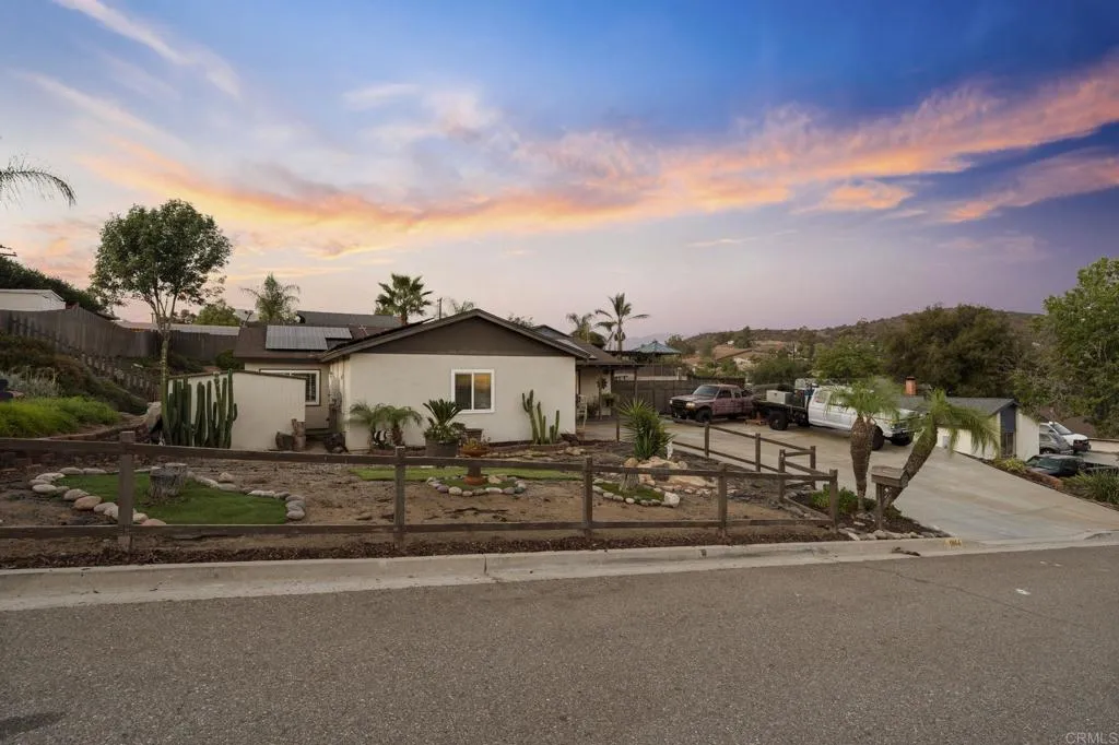 https://cdn.realtyfeed.com/cdn/127/306528406/5fed2173ed0ccf1cc1ce1c403270ce0f.webp