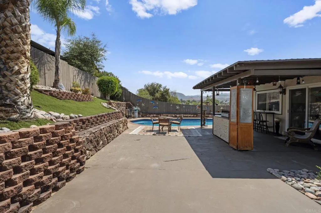 https://cdn.realtyfeed.com/cdn/127/306528406/6cf34d6cdb784000254c2b24f9ca6482.webp
