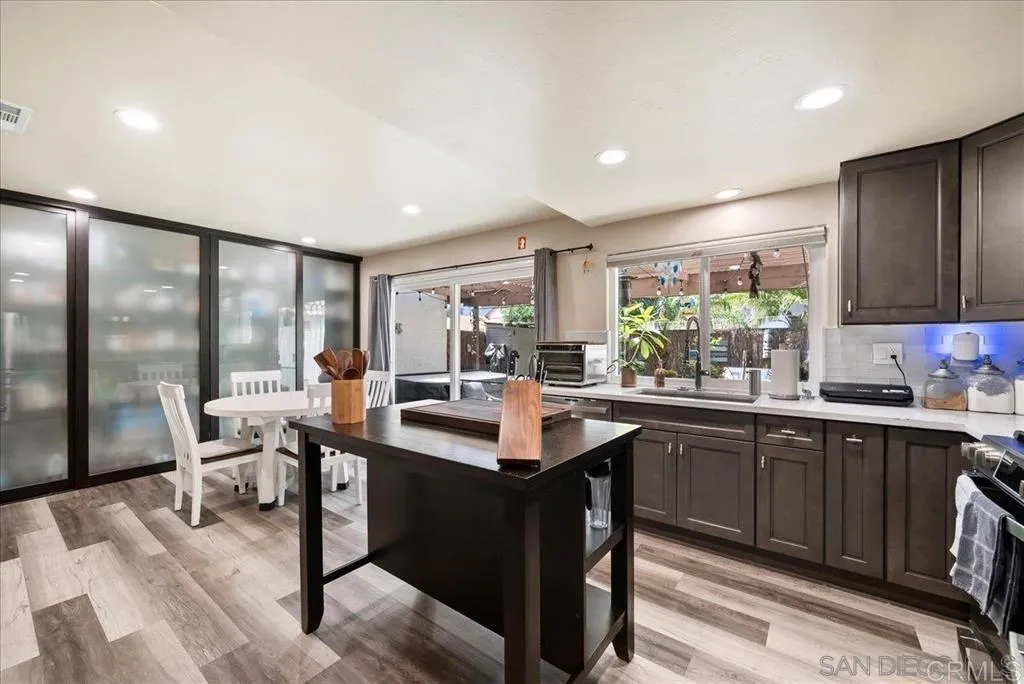 https://cdn.realtyfeed.com/cdn/127/306528428/898562f63d755b51500c3b57870c2cf2.webp