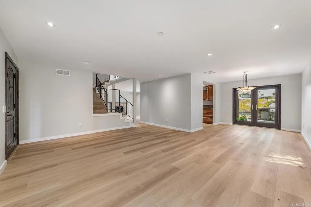 https://cdn.realtyfeed.com/cdn/127/306528463/22c29069d0d0c23b668992f6e99a647a.webp