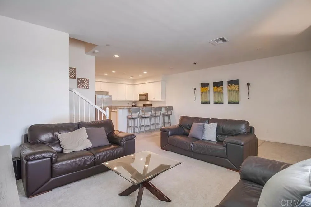 https://cdn.realtyfeed.com/cdn/127/306528540/aba9144e1380455d0f1d1dd8d99a03df.webp