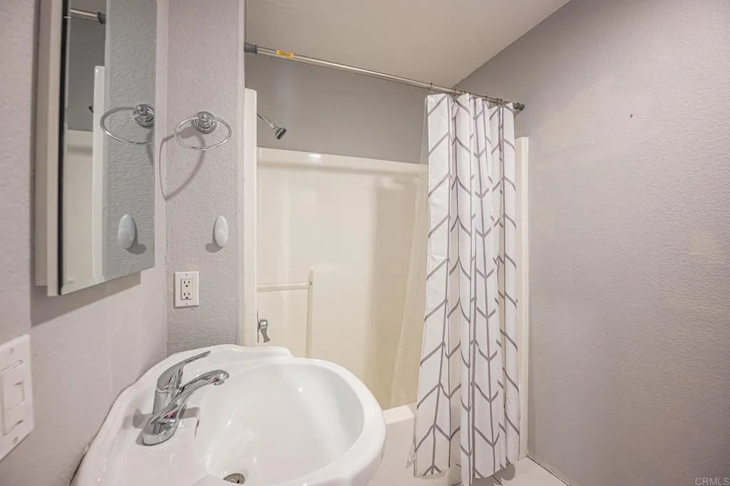 https://cdn.realtyfeed.com/cdn/127/306528545/e3f2908a0d7da9c10c3df051e982882a.webp