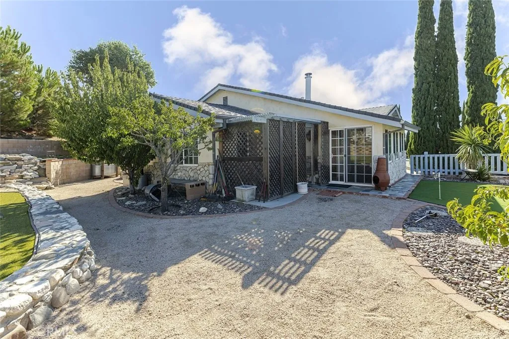 42620 Wauconda Drive, Lake Hughes, CA 93532 - Photo 5 of 43, Lake Hughes, CA