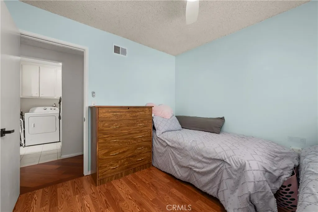 Photo #16: CV25192304 Listing: Photo #16