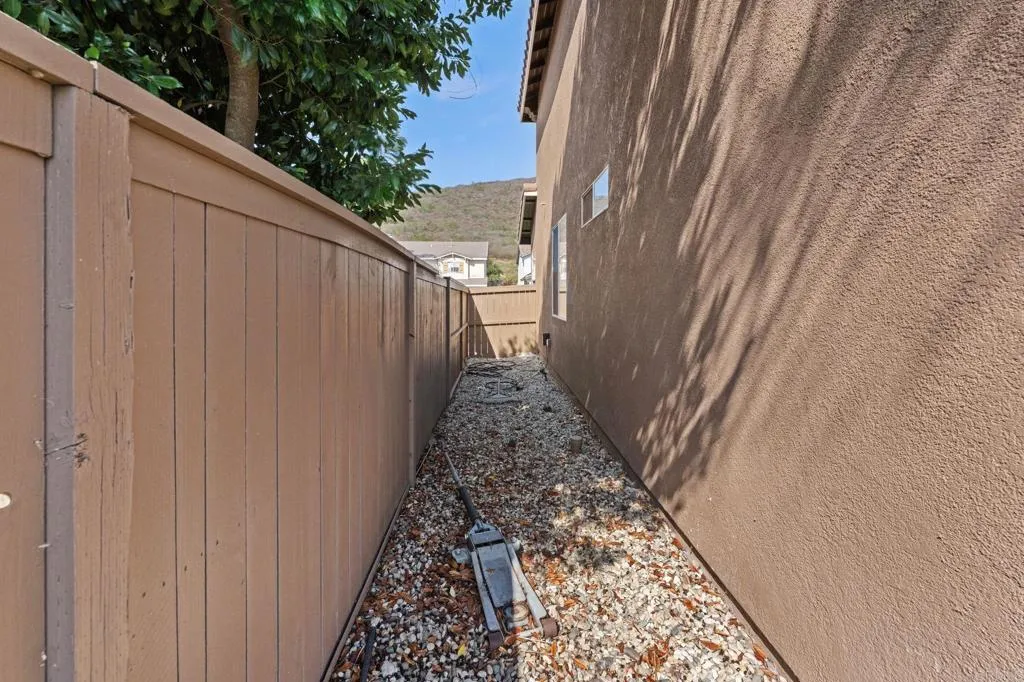 https://cdn.realtyfeed.com/cdn/127/306528871/1b5cc4f27bc846ba8e52b5660a69821c.webp