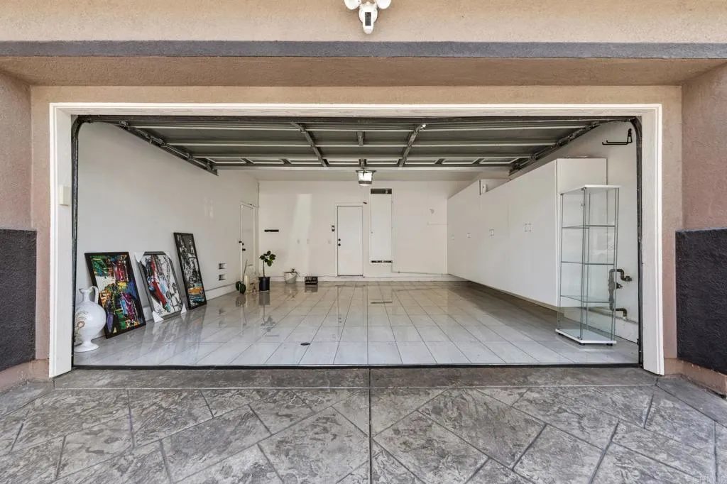 https://cdn.realtyfeed.com/cdn/127/306528871/2c8a1bbd0f521490e9aed2e9caa68272.webp