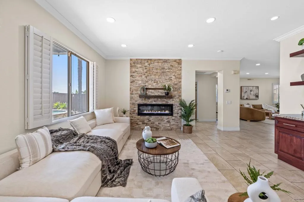 https://cdn.realtyfeed.com/cdn/127/306528871/30686e32196c1d6f5b14afebf224500d.webp