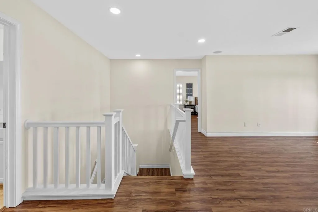 https://cdn.realtyfeed.com/cdn/127/306528871/7aa5bb0b98ce35d5434ecd20e04ddf8c.webp