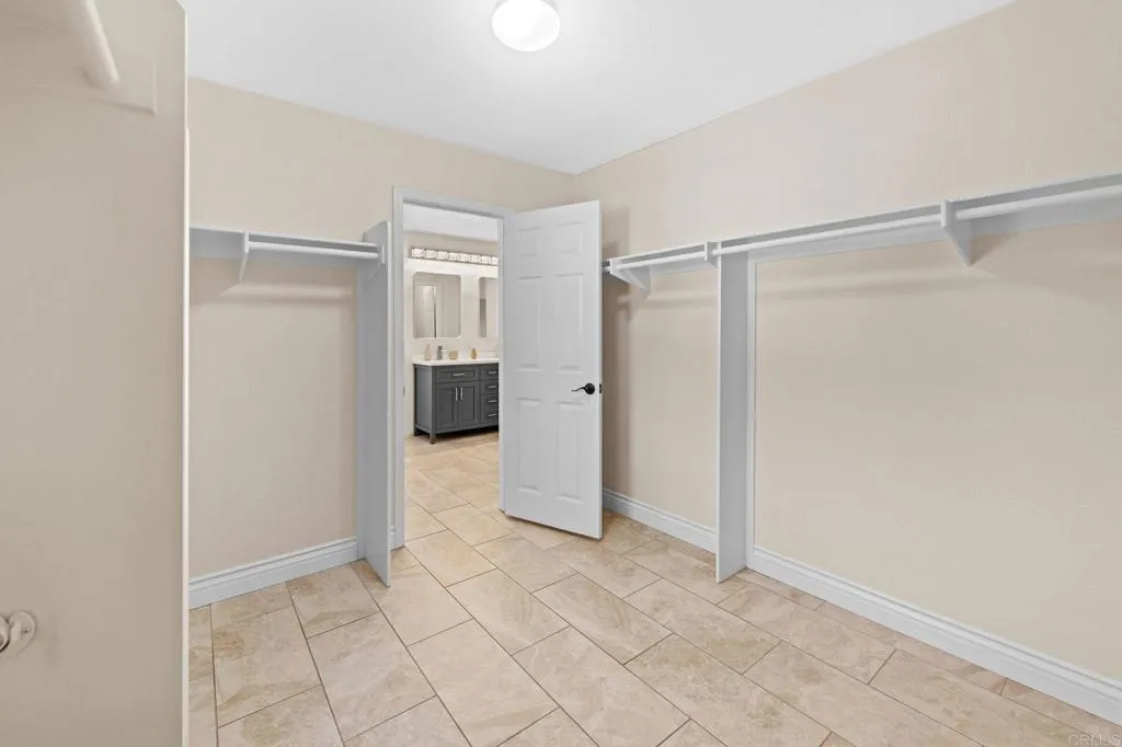 https://cdn.realtyfeed.com/cdn/127/306528871/90426c1f68fc42efd2a44ada2839a7e5.webp