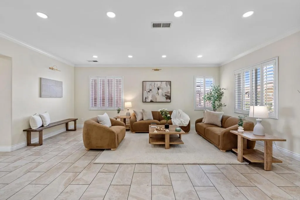 https://cdn.realtyfeed.com/cdn/127/306528871/f9a2706d21e92edf81b86cc3e071e067.webp