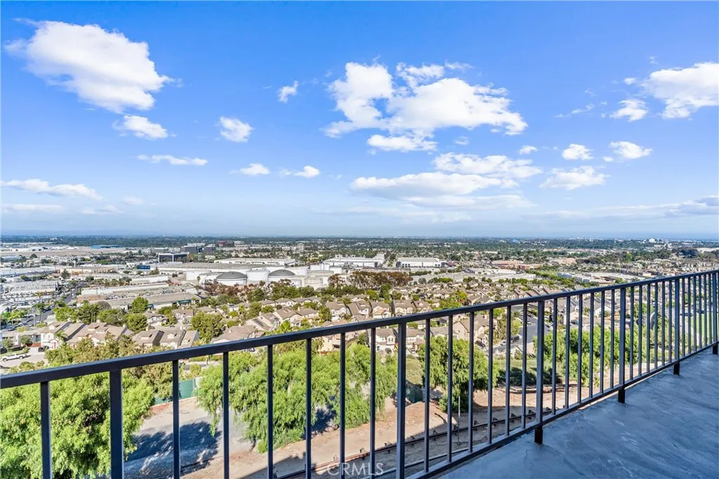 2700 E Panorama Drive Unit 402, Signal Hill, CA 90755