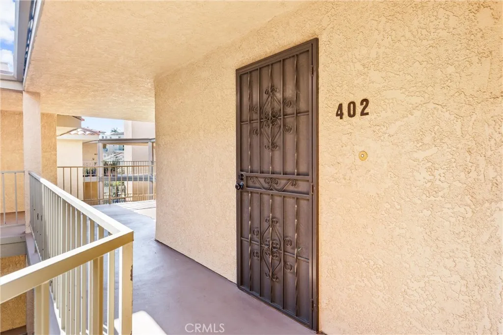2700 E Panorama Drive Unit 402, Signal Hill, CA 90755 - Photo 2 of 28, Signal Hill, CA