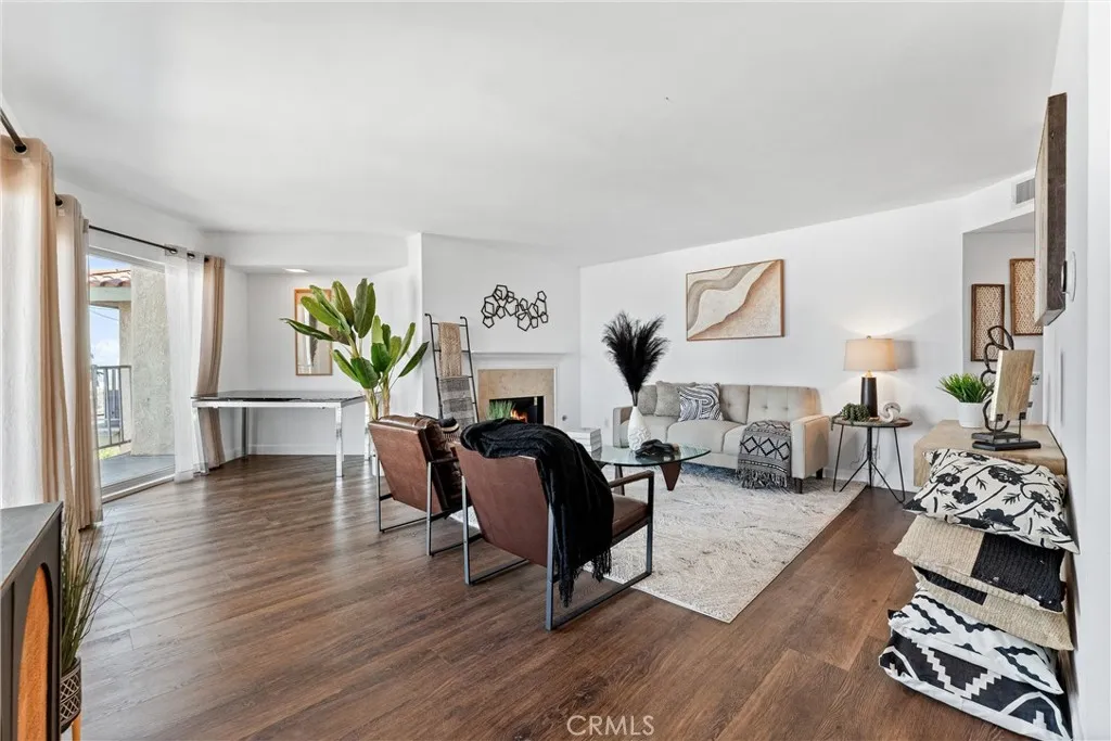2700 E Panorama Drive Unit 402, Signal Hill, CA 90755 - Photo 4 of 28, Signal Hill, CA