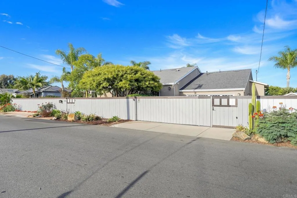 https://cdn.realtyfeed.com/cdn/127/306528924/267dab4ce7a2a38c6b437f260ca3aa69.webp