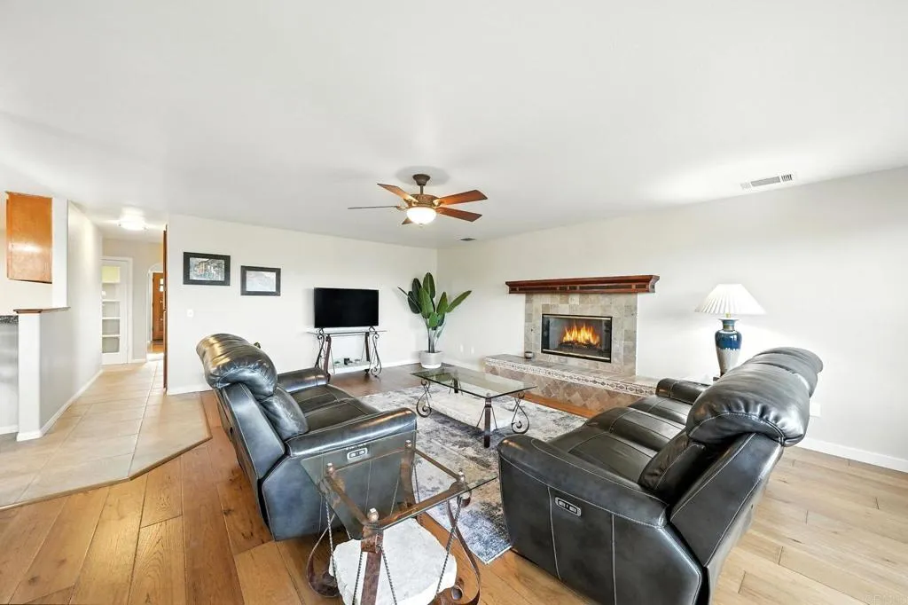 https://cdn.realtyfeed.com/cdn/127/306528924/3246f27ae7697321907ed96ca07dab42.webp