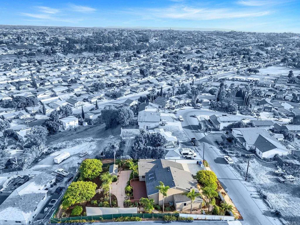 https://cdn.realtyfeed.com/cdn/127/306528924/3a8187d5b8d8ff91f9fe935d12faa489.webp