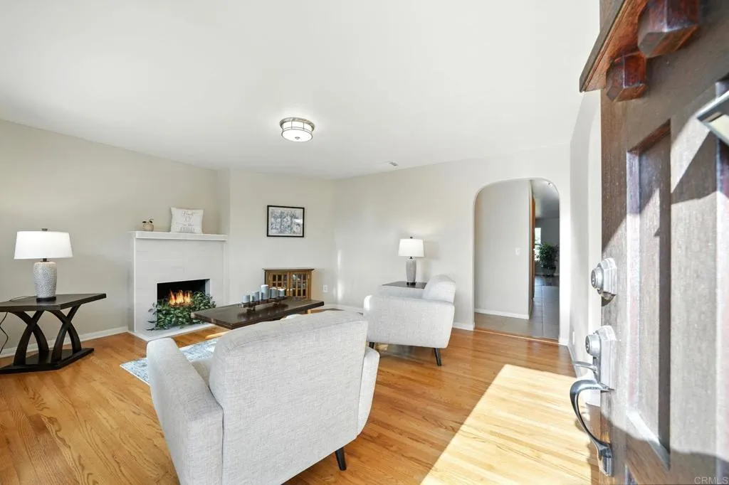 https://cdn.realtyfeed.com/cdn/127/306528924/49ae72b22687122a2d43ded4a4ef00a4.webp