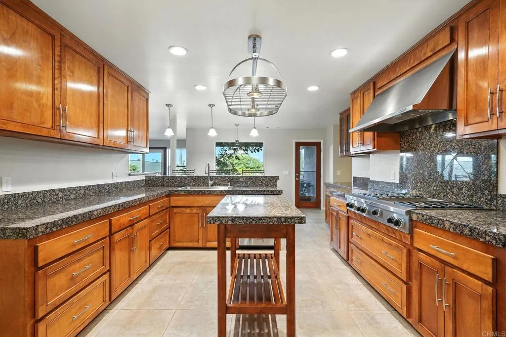 https://cdn.realtyfeed.com/cdn/127/306528924/4a91d0e7b8d317cb4590d6d5f8954ad5.webp