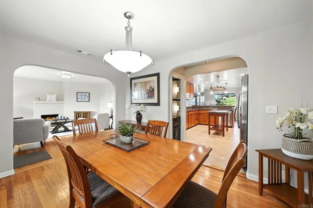 https://cdn.realtyfeed.com/cdn/127/306528924/9675814c5ceb10fe564afed1249ac9e8.webp