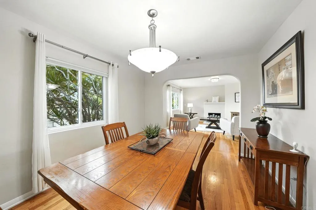 https://cdn.realtyfeed.com/cdn/127/306528924/bec4284d0a1bbb2f544ea487d0ea8203.webp