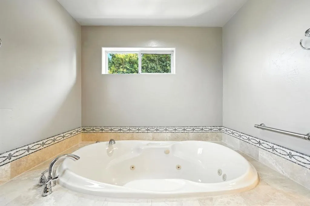 https://cdn.realtyfeed.com/cdn/127/306528924/e0c5a735343d56c8b03754d172b4143f.webp