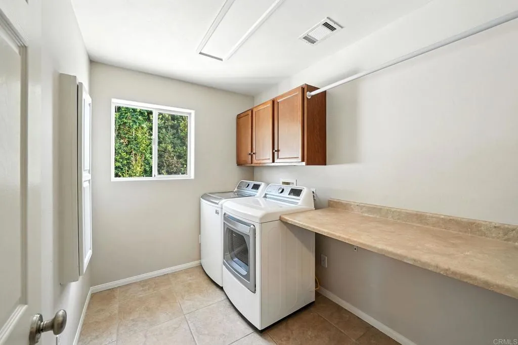 https://cdn.realtyfeed.com/cdn/127/306528924/e1e8cb250bc1b82383c47b53da9d184f.webp