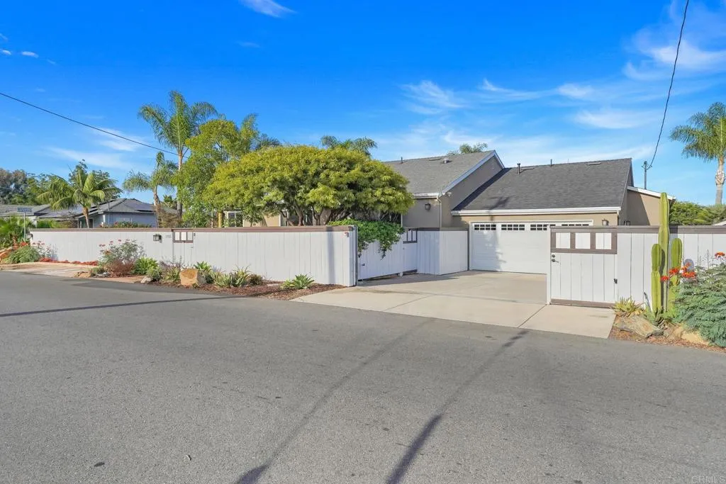 https://cdn.realtyfeed.com/cdn/127/306528924/e2d78d62fac5f058c7ff954211d3b619.webp