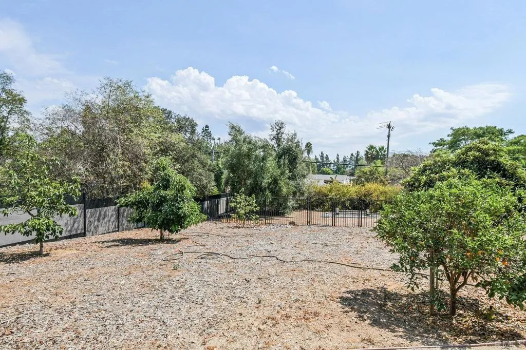 https://cdn.realtyfeed.com/cdn/127/306528958/13f2bc03ffe5855fa95ee52f4af72fcc.webp