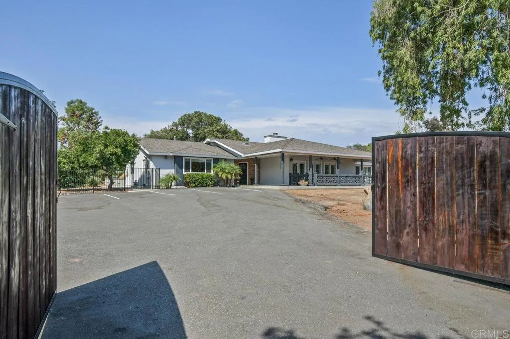 https://cdn.realtyfeed.com/cdn/127/306528958/49a16093f044c332eef7656767f44ece.webp