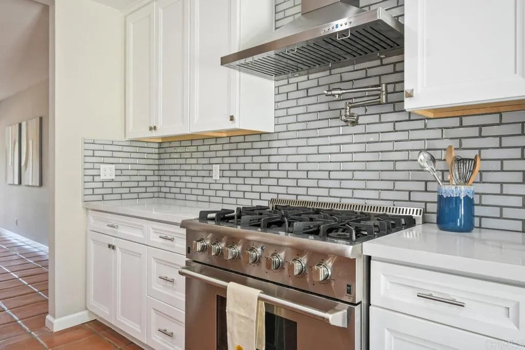 https://cdn.realtyfeed.com/cdn/127/306528958/5a0c14e3180f3f28eb878b67488c1445.webp