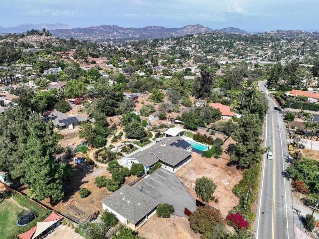 https://cdn.realtyfeed.com/cdn/127/306528958/731c0a889fd21ff18e27704ce75c0f69.webp