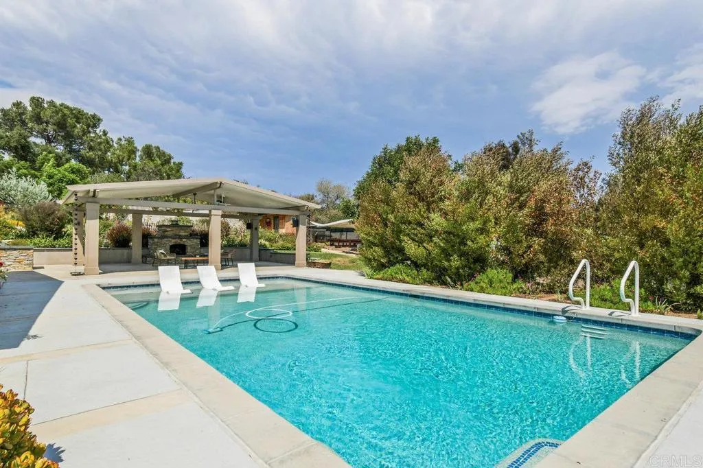 https://cdn.realtyfeed.com/cdn/127/306528958/7d213cb6877912335074b7ac7e3fac0f.webp