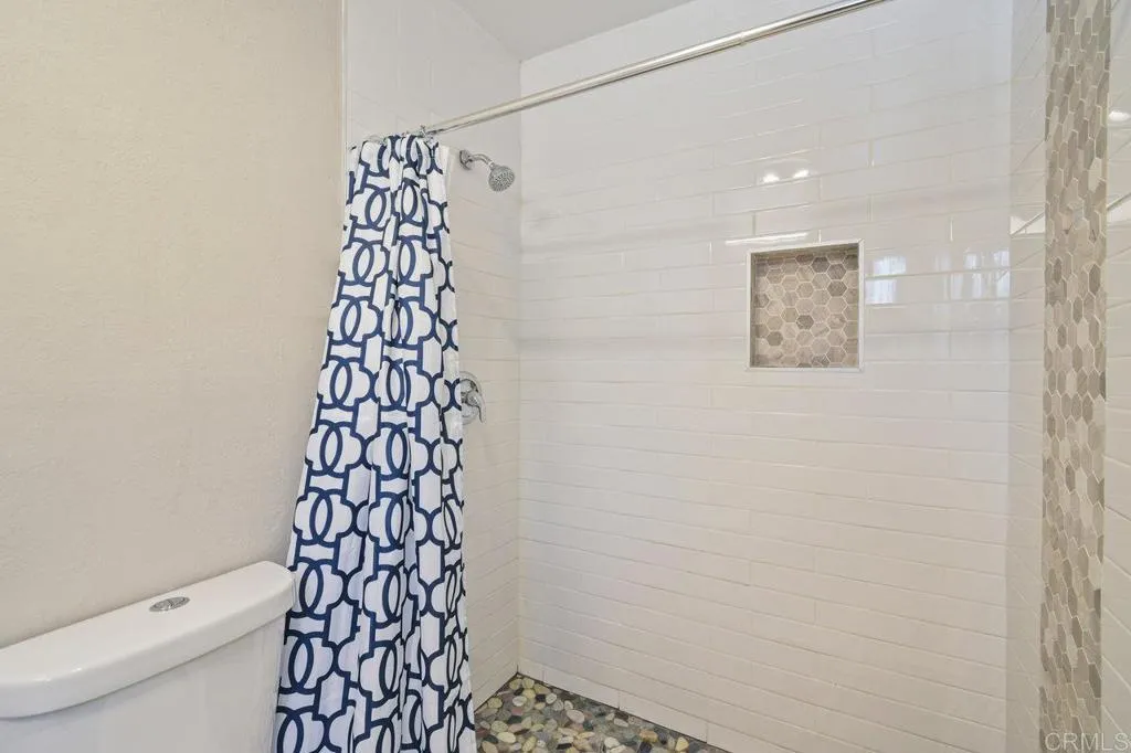 https://cdn.realtyfeed.com/cdn/127/306528958/c0164ad8a982a78fa6a1d679719a527e.webp