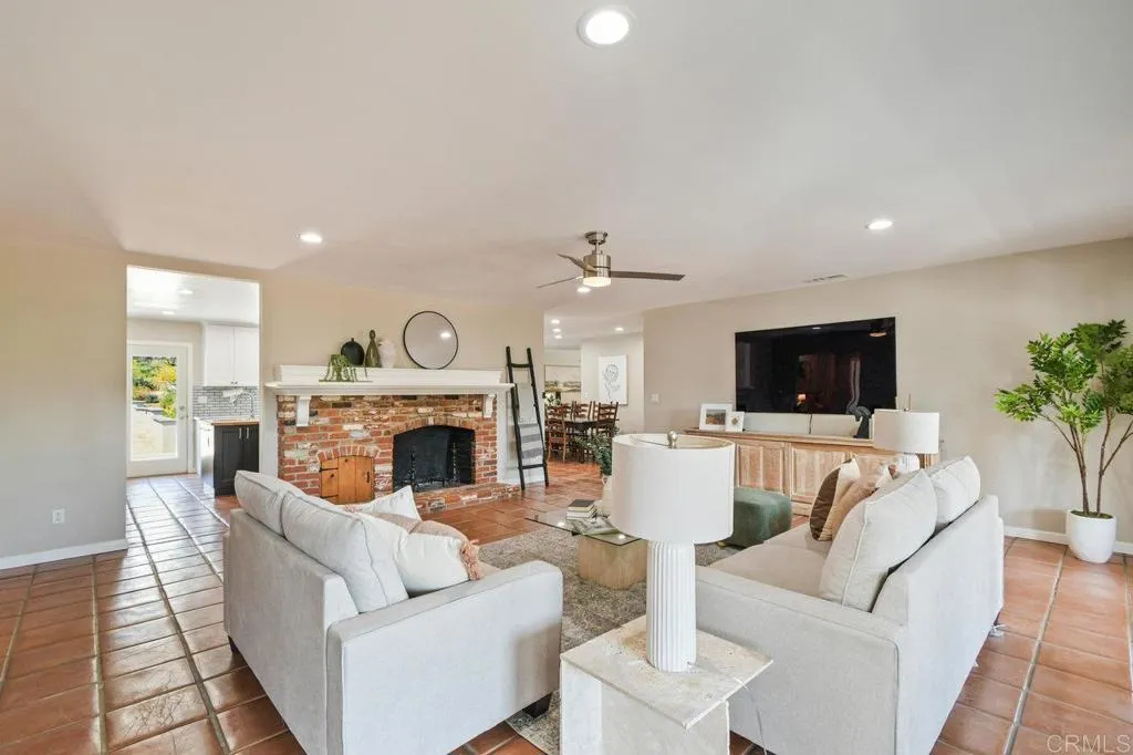 https://cdn.realtyfeed.com/cdn/127/306528958/ed247407fdbd4f8dc8cd6e47e14e9d43.webp
