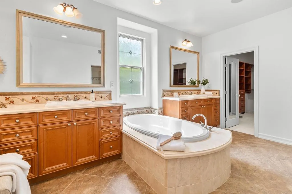 https://cdn.realtyfeed.com/cdn/127/306528992/369536fc86ff5f2bacaf42eba67bb1b5.webp