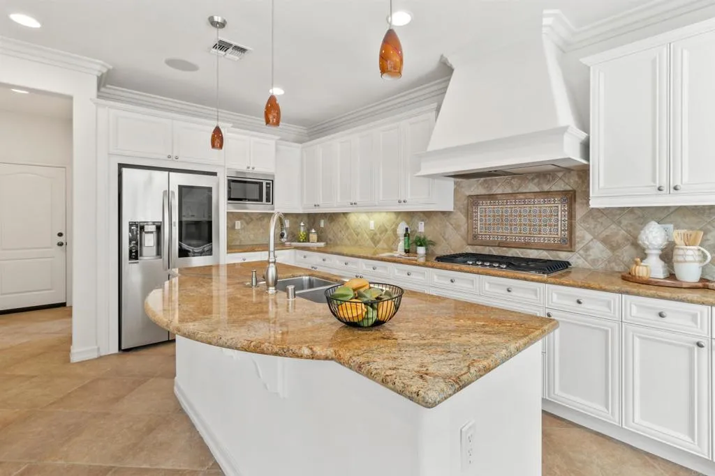 https://cdn.realtyfeed.com/cdn/127/306528992/4245a966dbe6e4444ecad94636355f77.webp