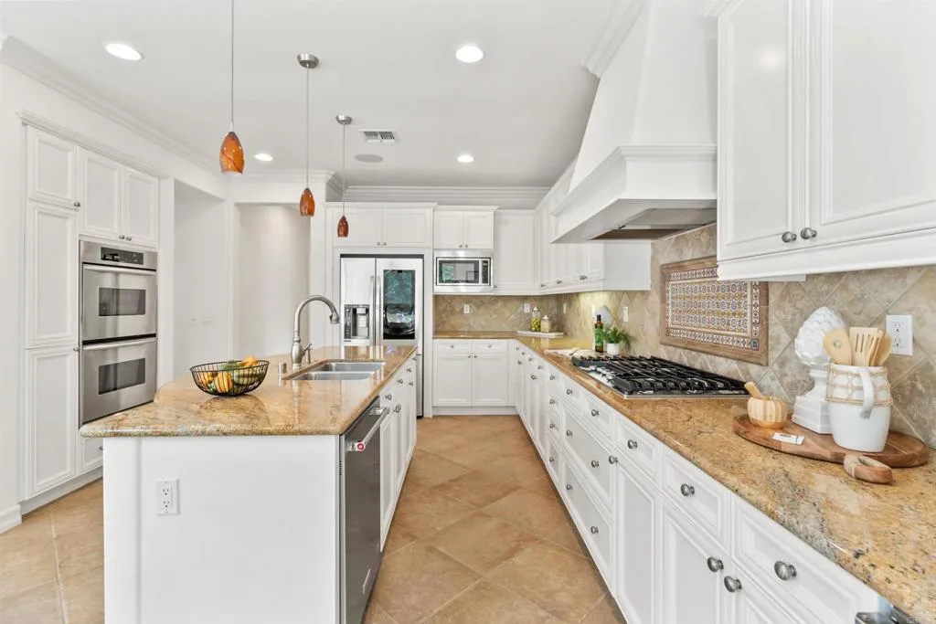 https://cdn.realtyfeed.com/cdn/127/306528992/a188493ab6b016395ac69ded86e29439.webp