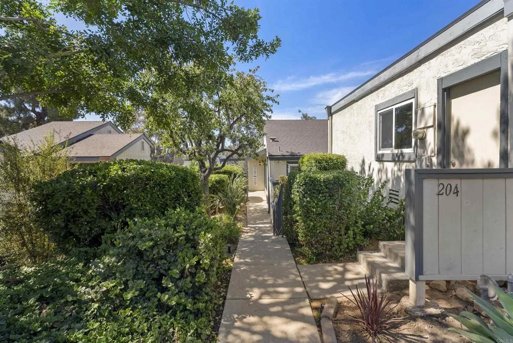 https://cdn.realtyfeed.com/cdn/127/306529001/9f25003b1c45d9cbed81d3f48ce064de.webp