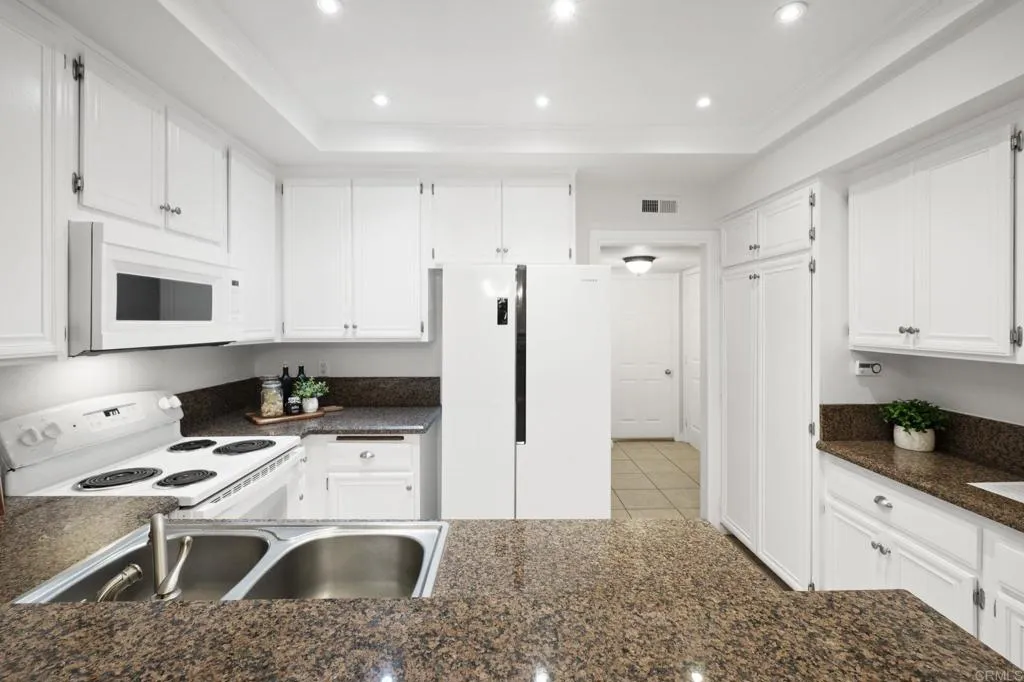 https://cdn.realtyfeed.com/cdn/127/306529136/69af660967810dd7e3e3e8358a82eed2.webp