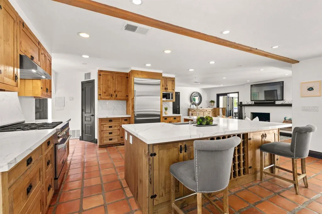https://cdn.realtyfeed.com/cdn/127/306529138/338ec962203da1efe3752838106707f9.webp