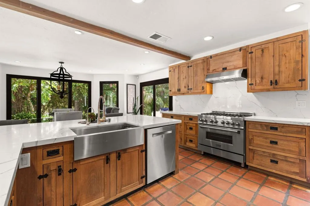 https://cdn.realtyfeed.com/cdn/127/306529138/6baf459ceef5a1e9d228250e3c47e5d5.webp