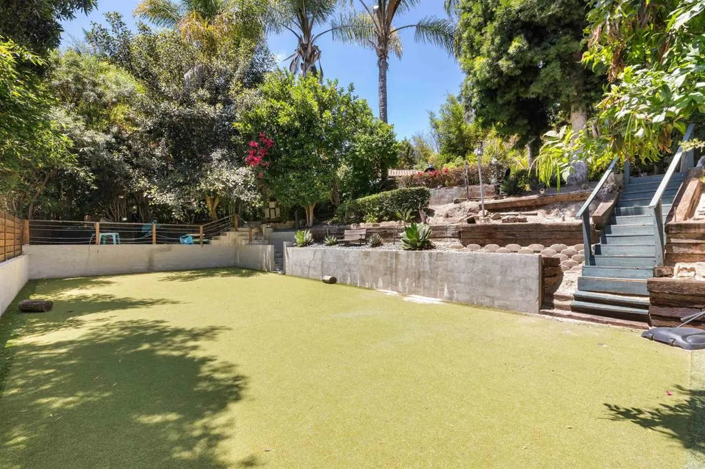 https://cdn.realtyfeed.com/cdn/127/306529138/7b63b8b5f17cb12745053b25ab4e338c.webp
