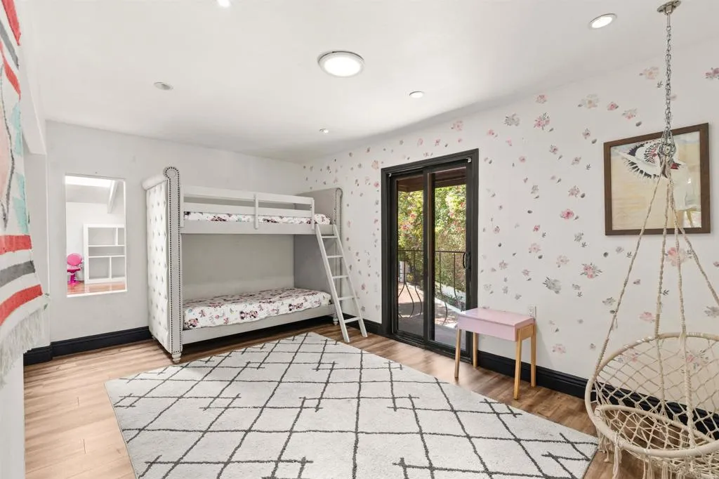 https://cdn.realtyfeed.com/cdn/127/306529138/a329a46fcfd7d3ece676f81d7221bbe6.webp