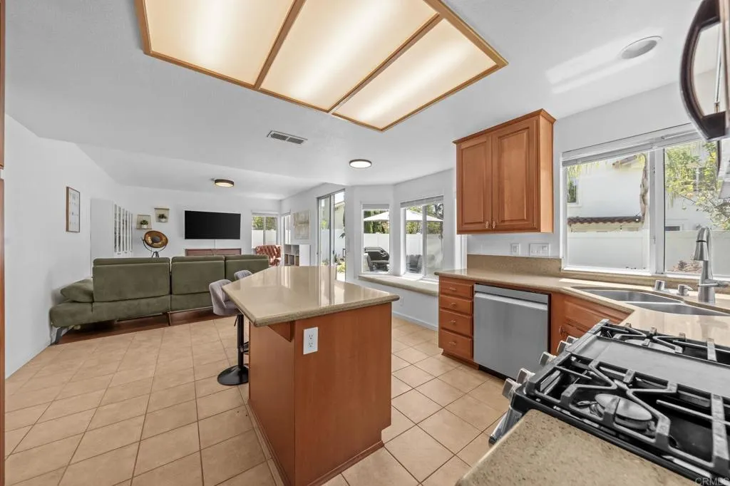 https://cdn.realtyfeed.com/cdn/127/306529144/67bdff63d1ecbec48ff95866537b3e55.webp